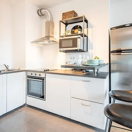 Cute With Balcony Lägenhet *